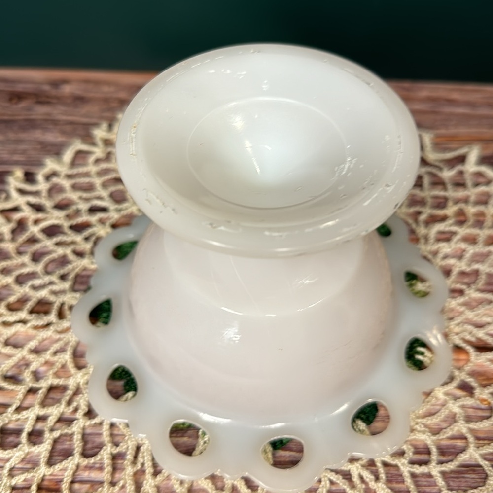 Lot of Milkglass- Anchor Hocking, Fenton, Imperial Glass - Picture 5 of 6
